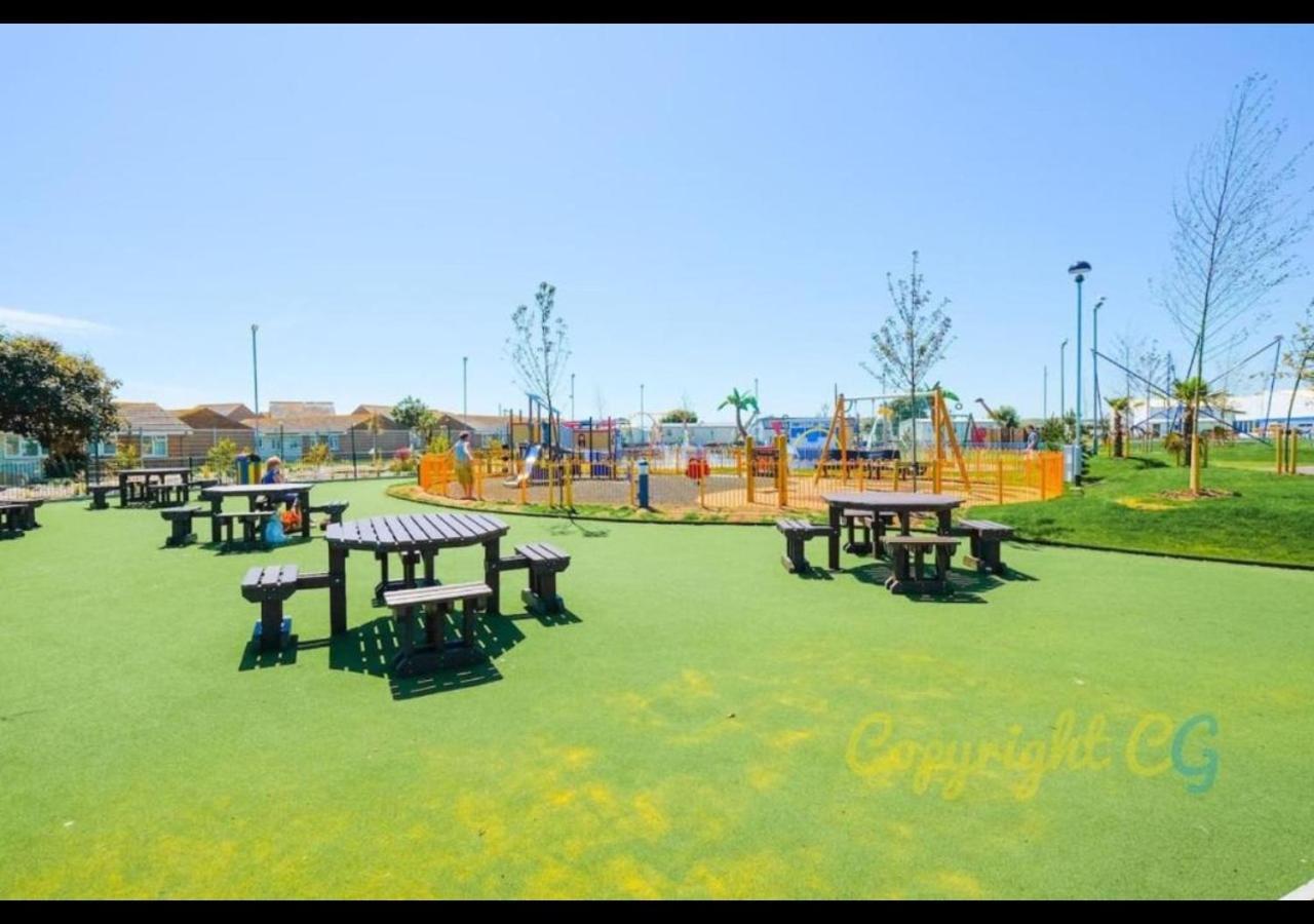 K90 - Chalet - Parkdean Resorts, Camber Sands Екстер'єр фото